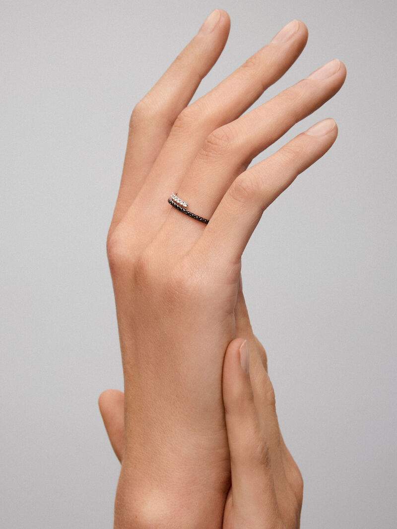 18K Gold Open Ring with Black Diamond and White Diamond image number 3