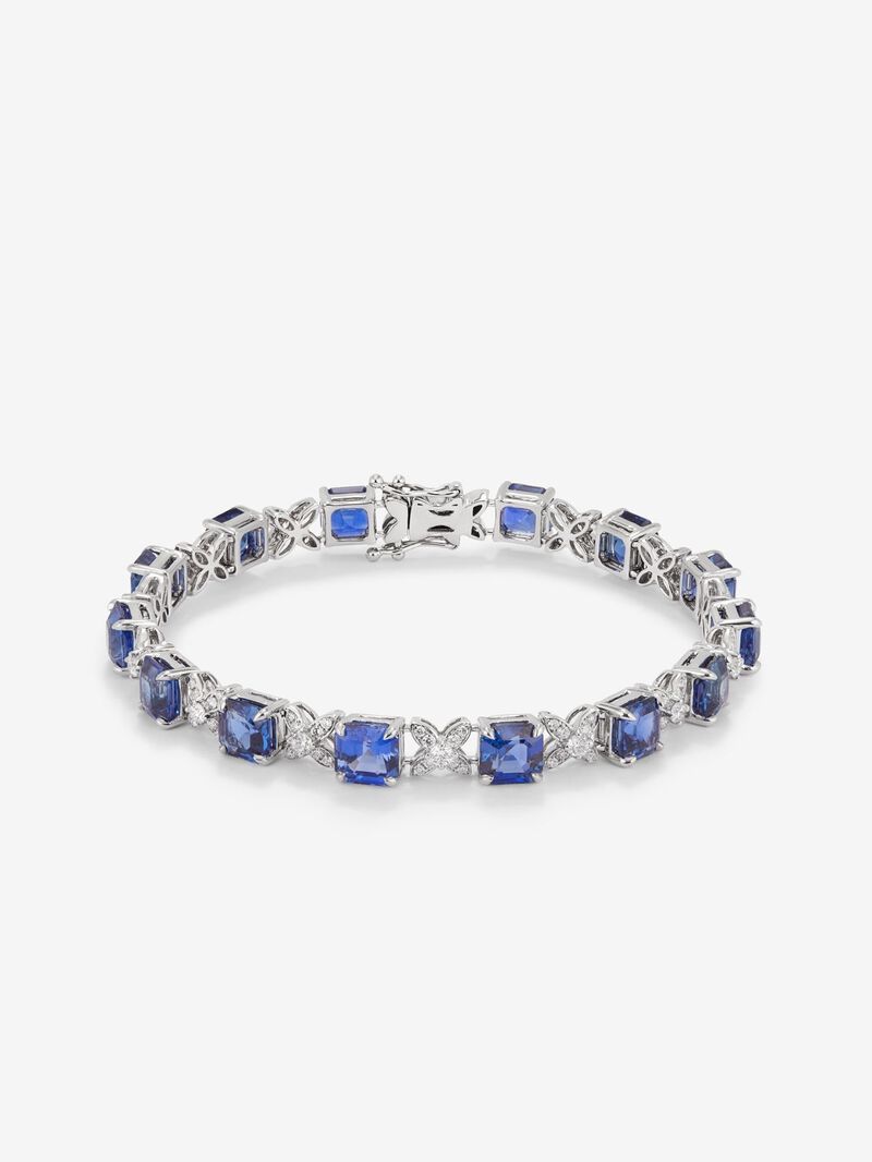 18K white gold bracelet with blue sapphiros in octagonal size of 16.86 cts and white diamonds in 1.32 cts image number 0