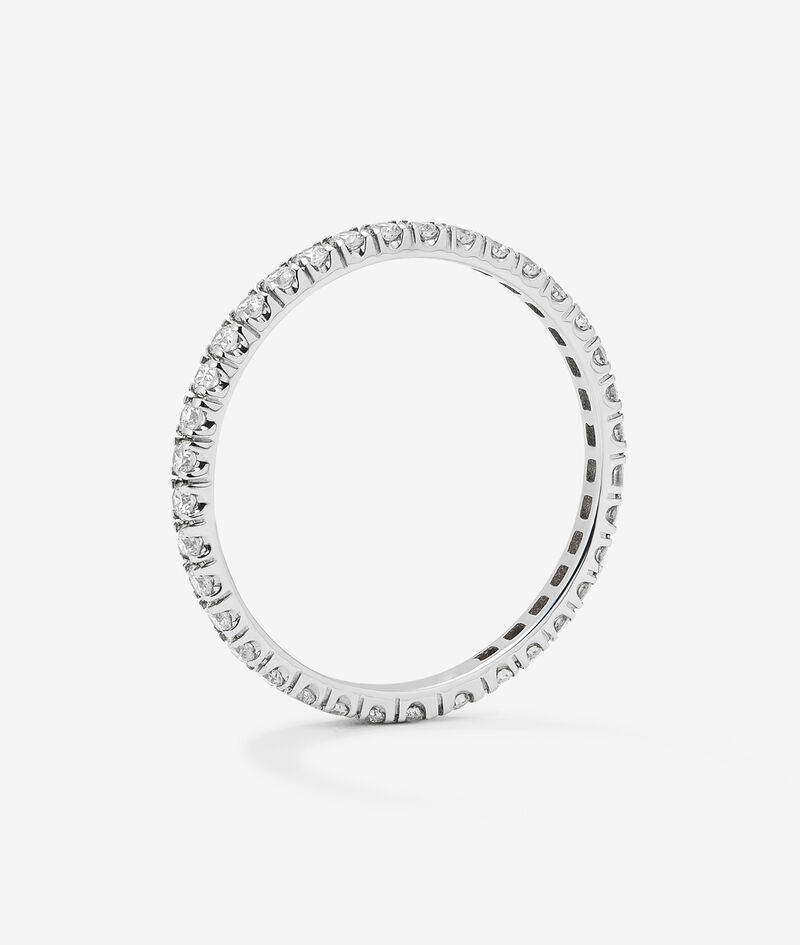 18K white gold full eternity engagement ring with claw-set diamonds. image number 4