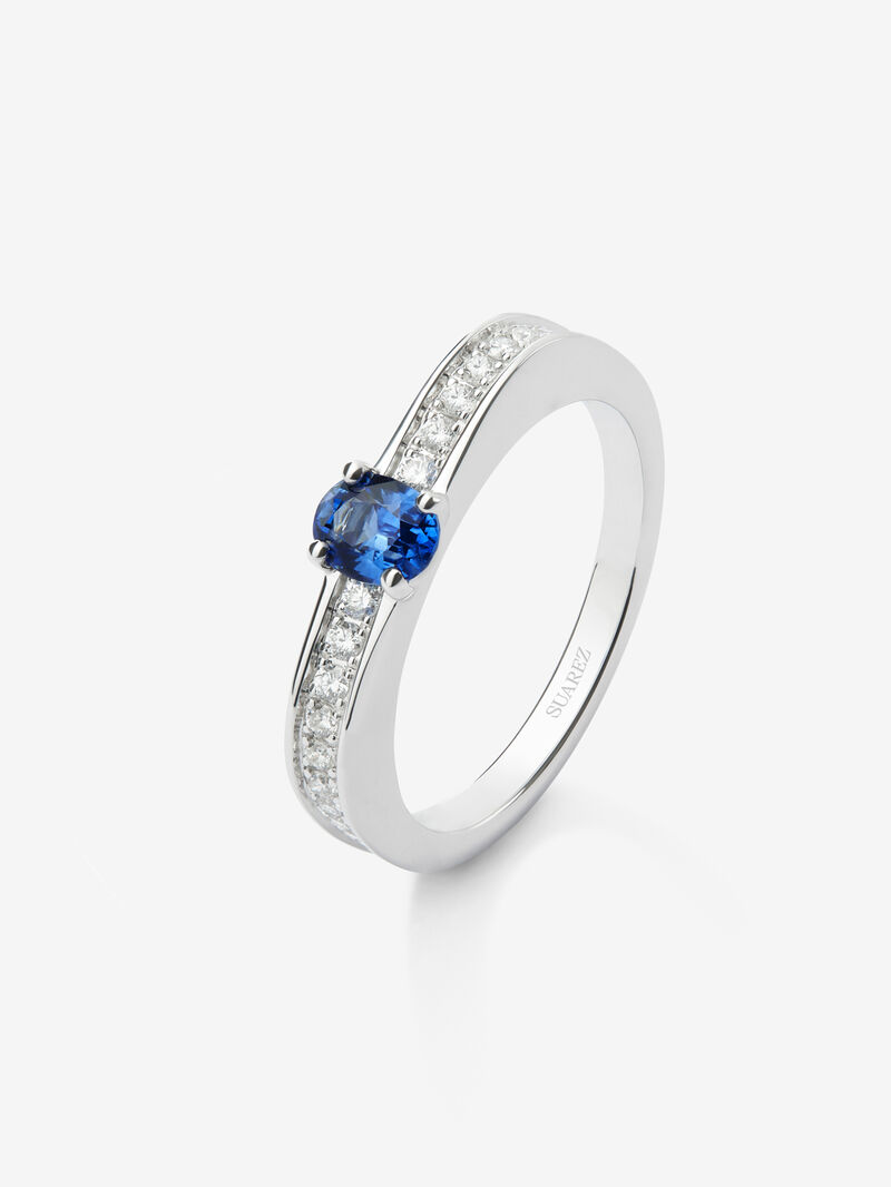 18K white gold ring with oval-cut blue sapphire of 0.44 cts and 22 brilliant-cut diamonds with a total of 0.15 cts image number 0