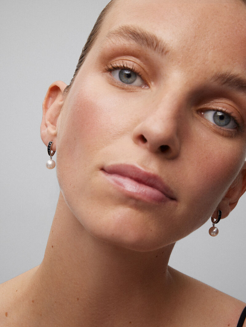 925 silver hoop earrings with black spinels and 8.5mm akoya pearls image number 3