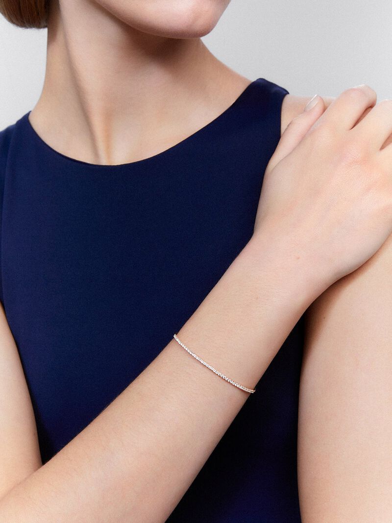 Thin semi-rigid 18K rose gold bracelet with diamonds image number 3