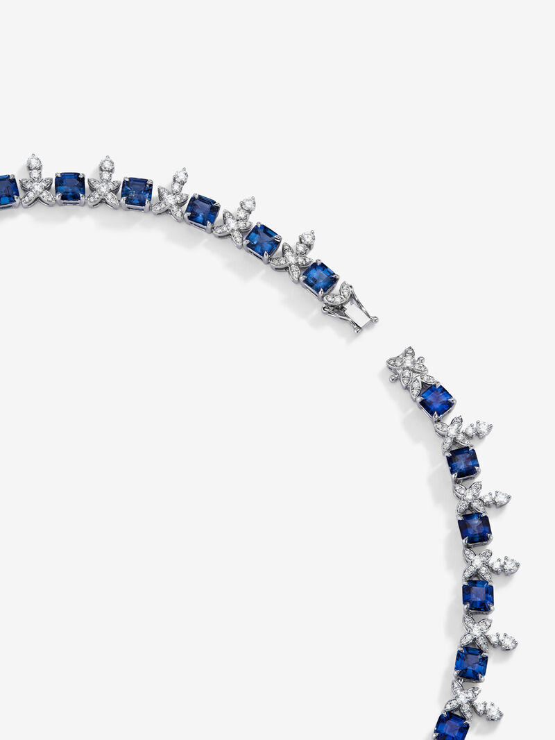 18K white gold necklace with 34 octagonal-cut blue sapphires with a total of 40.98 cts and 460 brilliant-cut diamonds with a total of 9.48 cts image number 4