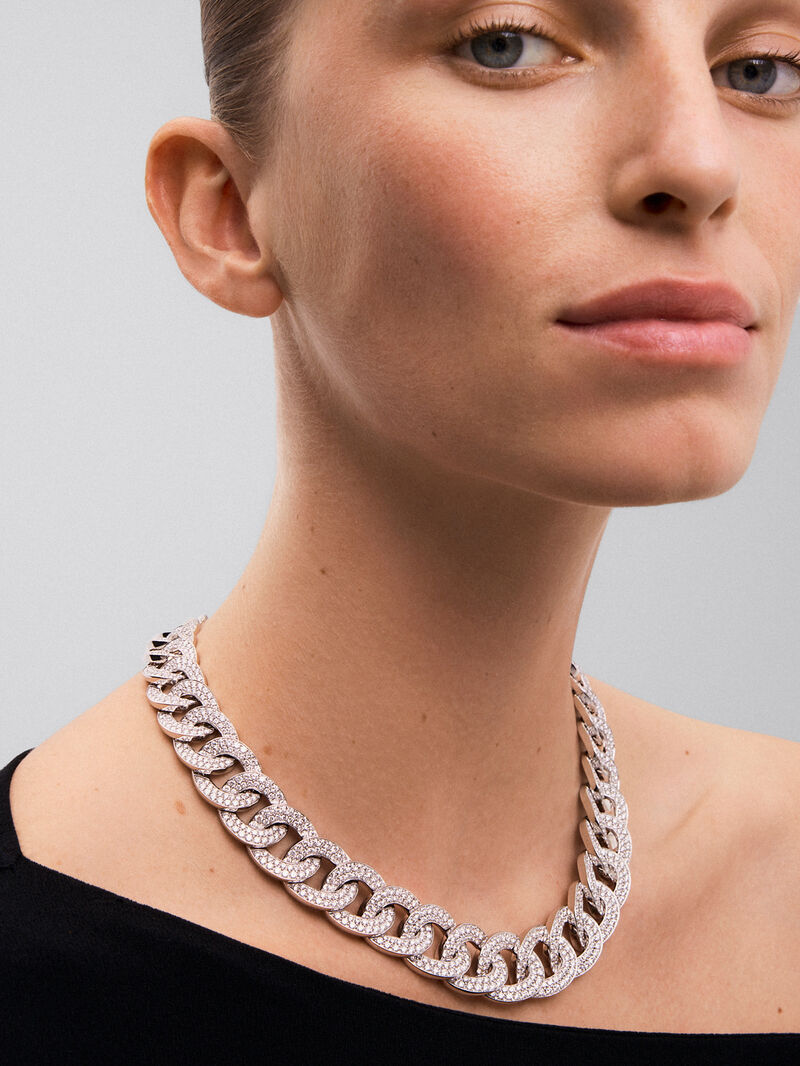 Bearded link necklace in 18K white gold and brilliant-cut diamonds with a total of 33.44 cts image number 3