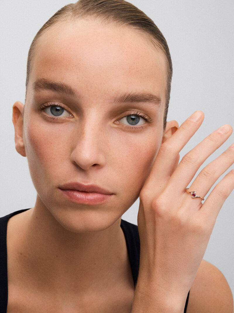 18K Rose Gold Ring with Ruby and Diamonds image number 3