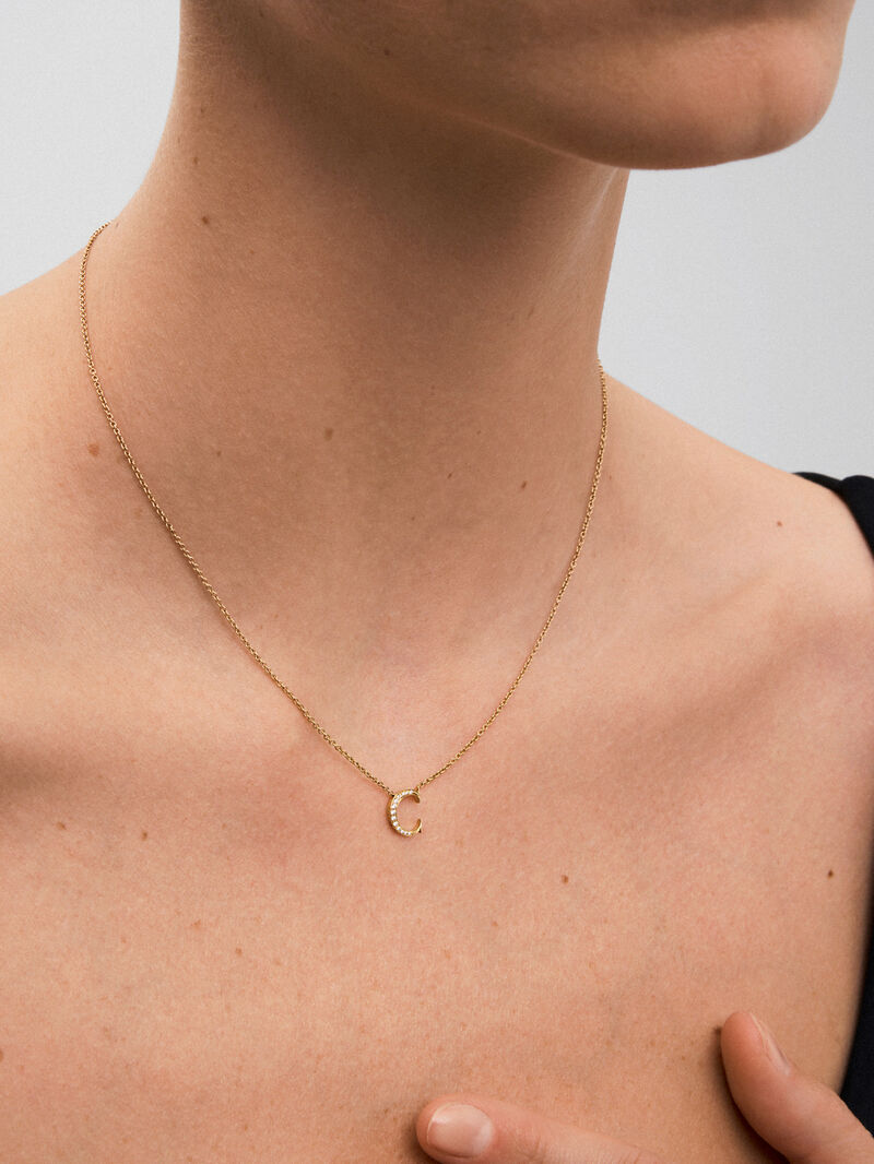 18K yellow gold pendant with letter C and 12 brilliant-cut diamonds with a total of 0.06 cts image number 3