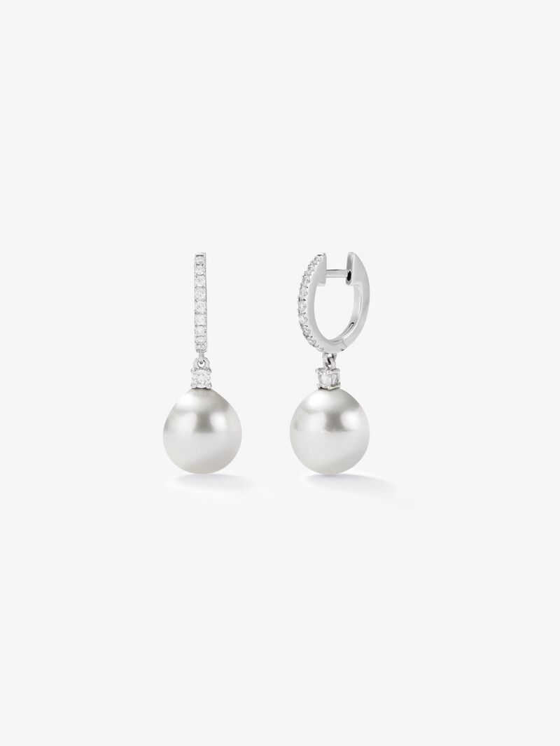 18K white gold earrings with 9 mm Australian pearls and diamonds in bright 0.31 cts image number 0