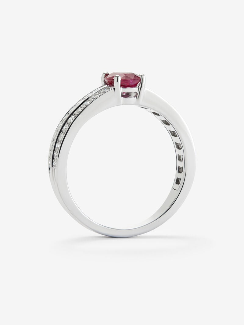18K white gold ring with oval-cut ruby ​​of 1.055 cts and 40 brilliant-cut diamonds with a total of 0.31 cts image number 4