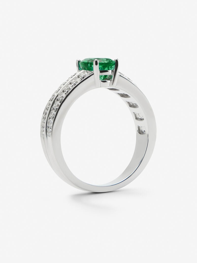 18K white gold ring with oval-cut emerald of 1.188 cts and 32 brilliant-cut diamonds with a total of 0.62 cts image number 2