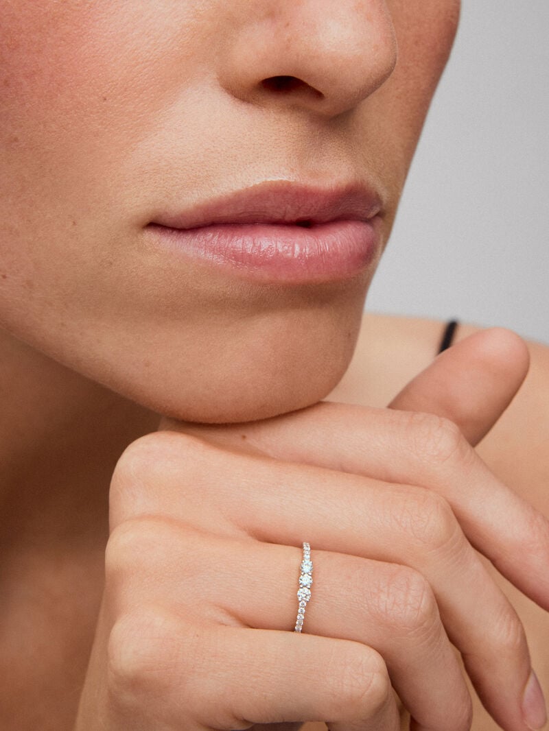 18K white gold triple ring with 3 central brilliant-cut diamonds with a total of 0.19 cts and an arm of 12 brilliant-cut diamonds with a total of 0.09 cts image number 3