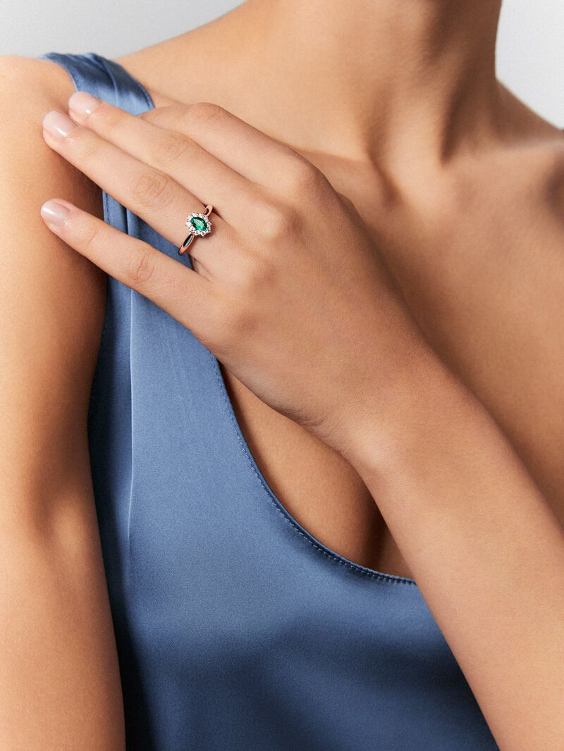 18K White Gold Ring with Emerald Green oval size and white diamonds image number 3