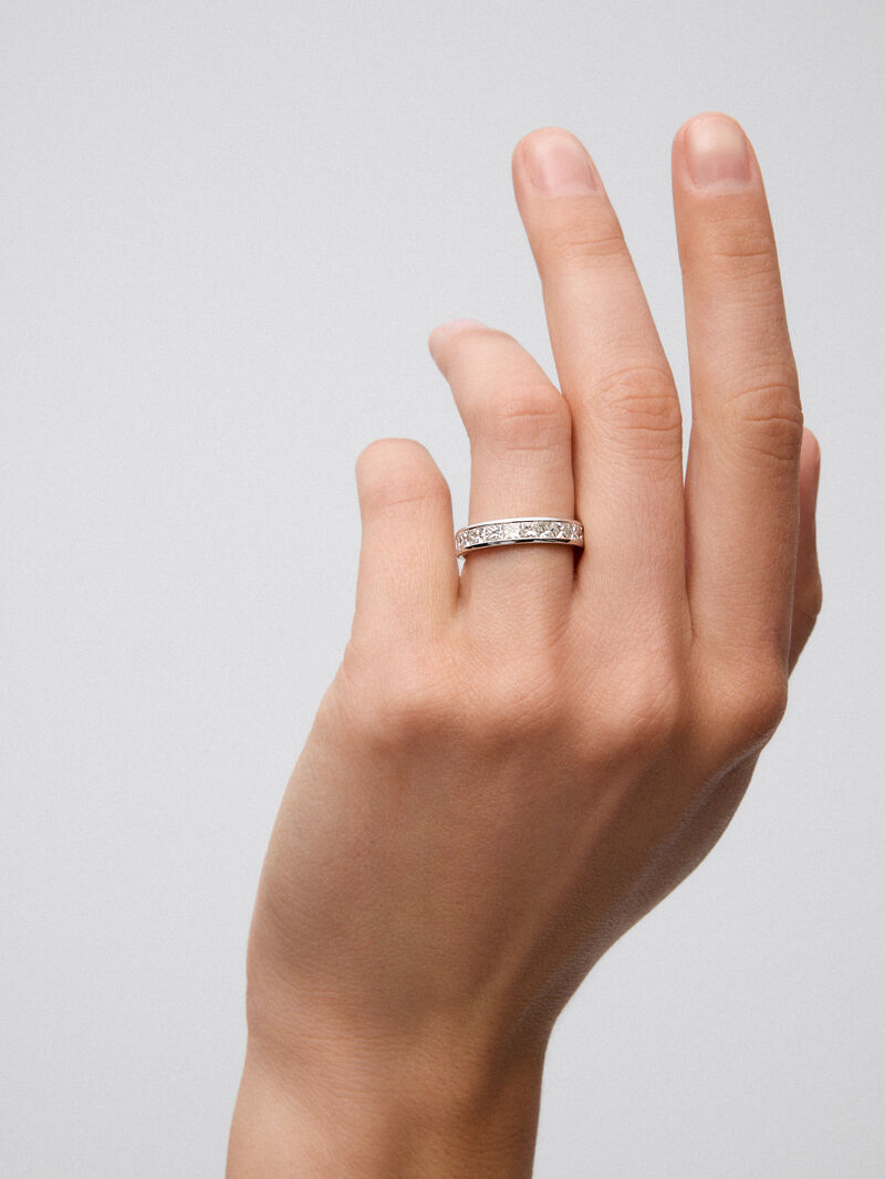 Half ring in 18K white gold with 11 princess-cut diamonds with a total of 1.28 cts image number 3