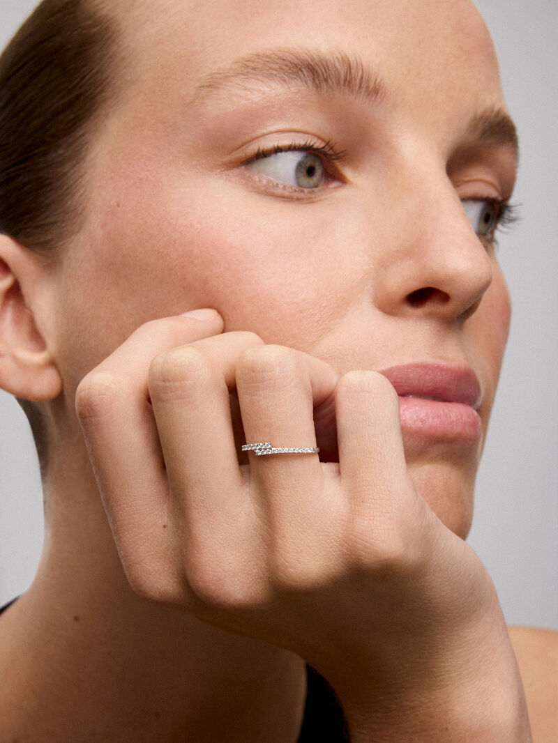 You and me ring in 18K white gold with 22 brilliant-cut diamonds with a total of 0.18 cts image number 1