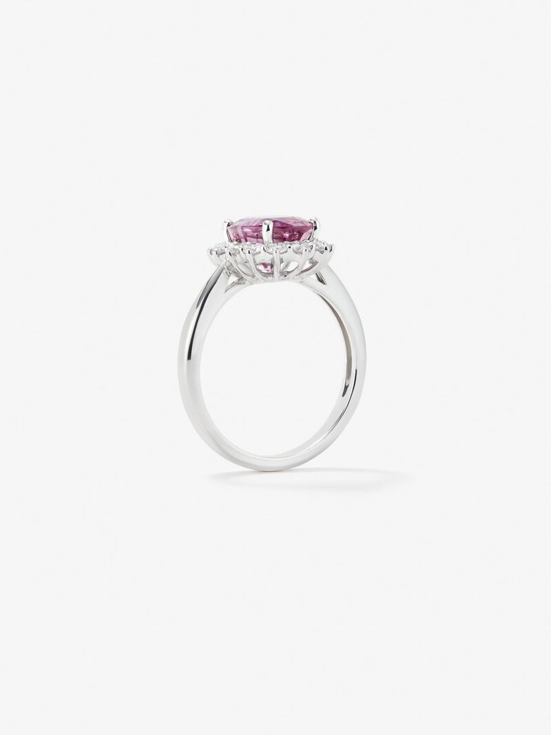 18K white gold ring with intense pink ruby ​​in oval cut of 3.4 cts and 14 brilliant cut diamonds with a total of 0.53 cts image number 4