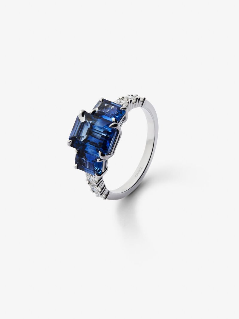 18K white gold triple ring with 3 octagonal-cut blue sapphires with a total of 4.48 cts and 6 brilliant-cut diamonds with a total of 0.42 cts image number 0