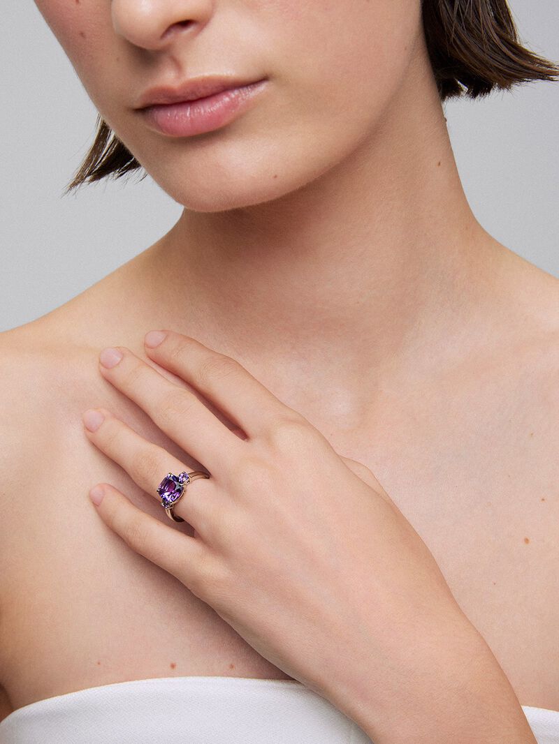 925 silver triplet ring with a cushion-cut purple amethyst and 2 brilliant-cut purple amethysts image number 1