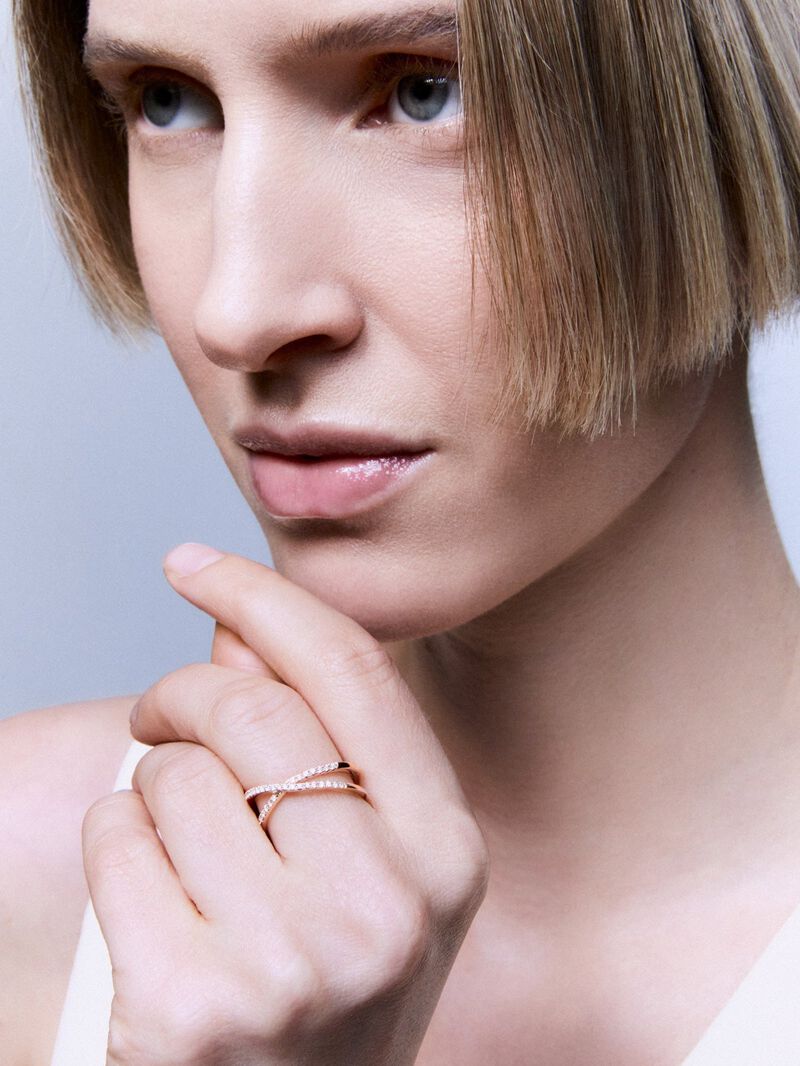 18K rose gold cross ring with 33 brilliant-cut white diamonds with a total of 0.2 cts image number 0