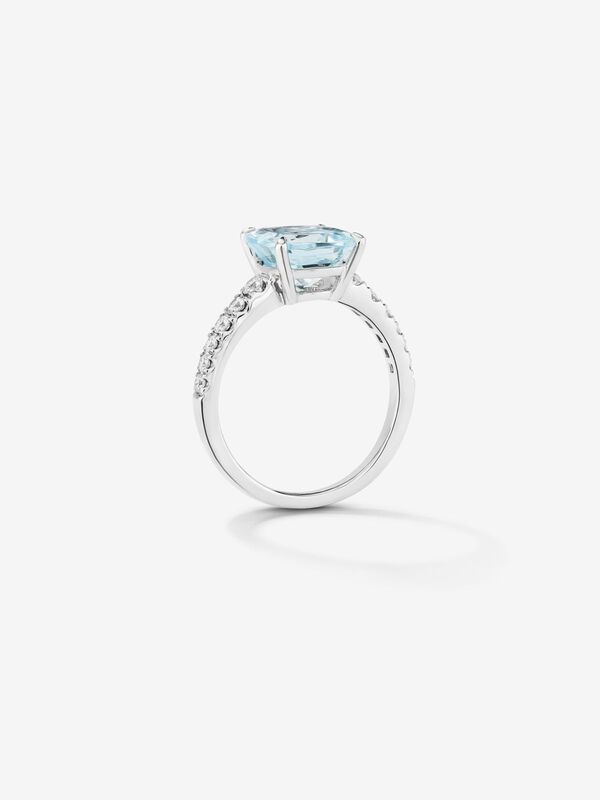 18kt white gold ring with a 5.35ct Sky blue topaz stone and a diamonds band, SO22000-OBDTPSKY9_V