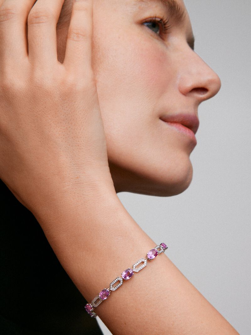 18K white gold bracelet with 10 oval-cut pink sapphires with a total of 11.22 cts and 190 brilliant-cut diamonds with a total of 0.66 cts image number 3