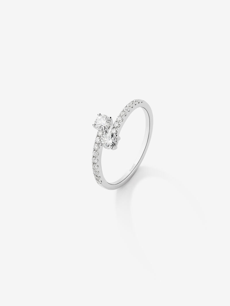 18K White Gold Diamond Solitaire Ring image number 0