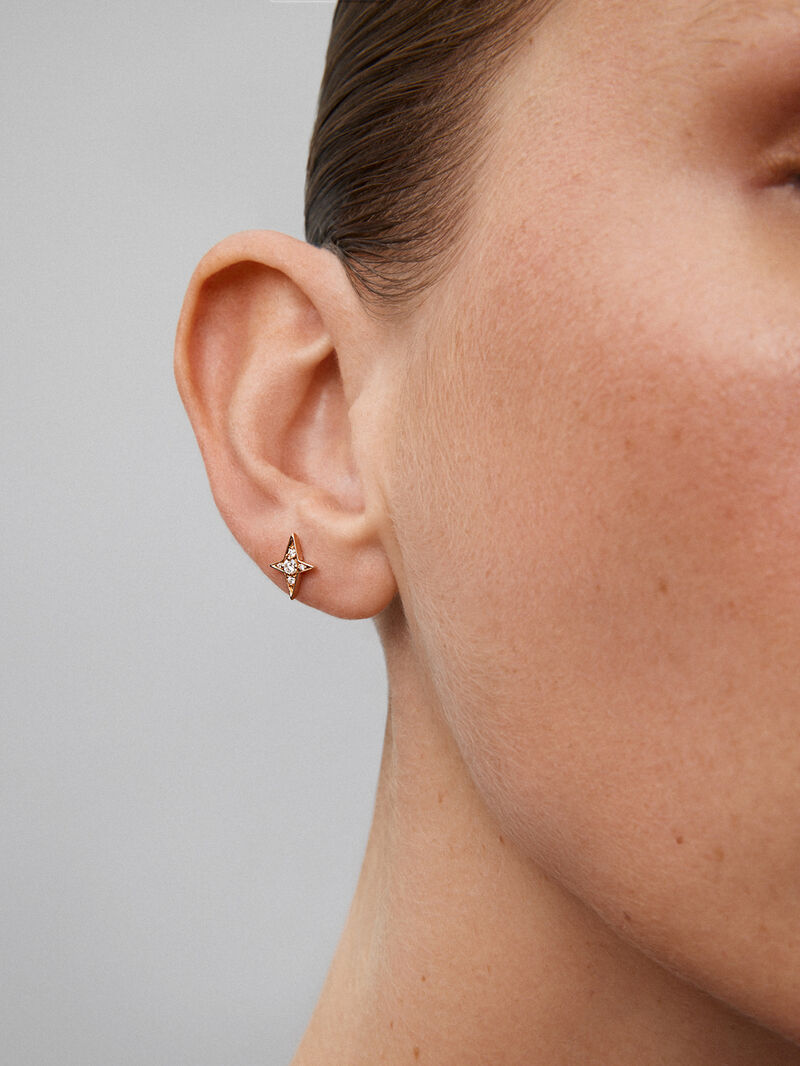 Individual 18K rose gold star earring with diamonds image number 3