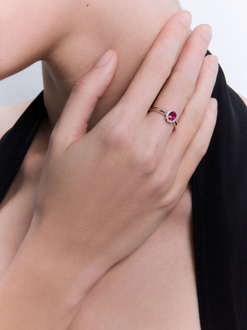 18K White Gold Star Ring with Rubi and Diamond image number 3