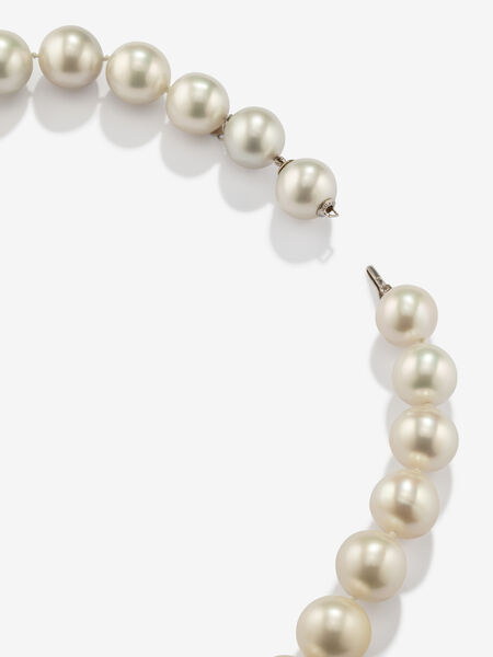Collar de perlas australianas y cierre oculto de oro blanco de 18kt, AUESFC/22A003