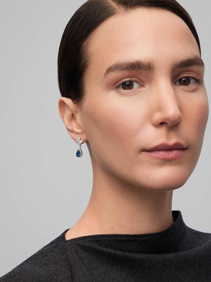 18K white gold earrings with 2 pear-cut pink sapphires with a total of 5.25 cts, 6 cut diamonds with a total of 1.2 cts and 4 brilliant-cut diamonds with a total of 0.14 cts image number 1