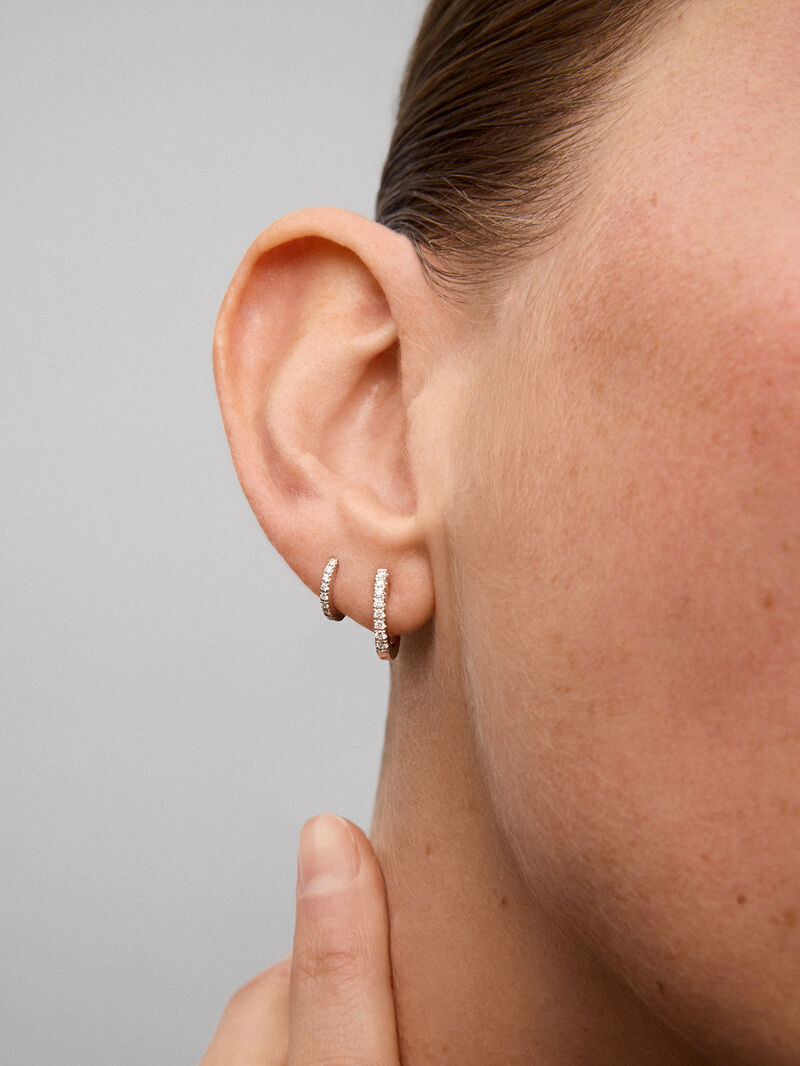 Individual 18K white gold hoop earring with diamonds image number 3