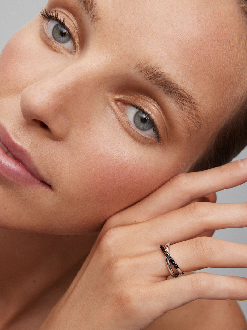 925 silver cross ring with 9 brilliant-cut black spinels with a total of 0.24 cts image number 3