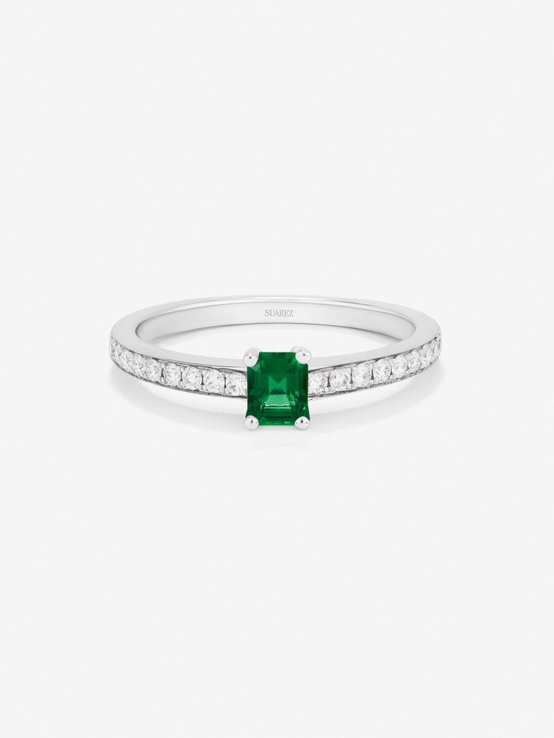 18K white golden ring with emerald and diamond image number 2