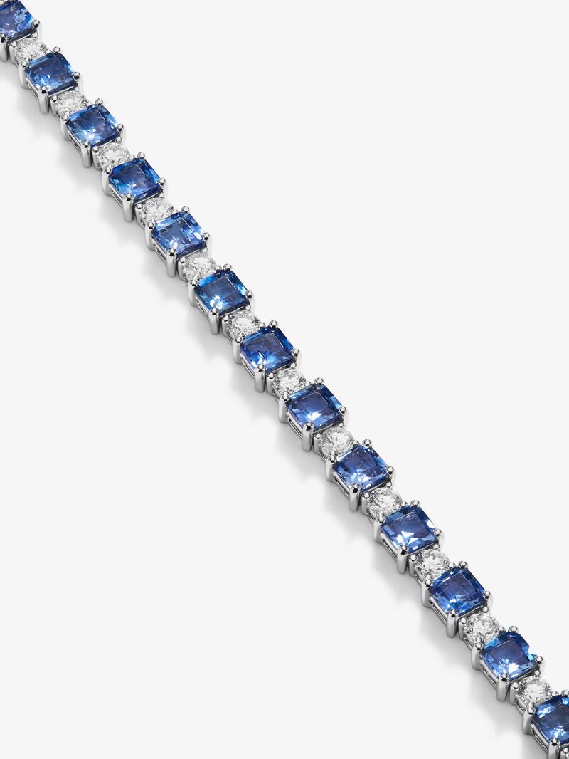 18K white gold rivière bracelet with 9.97 ct octagonal-cut blue sapphires and 2.63 ct brilliant-cut diamonds image number 2
