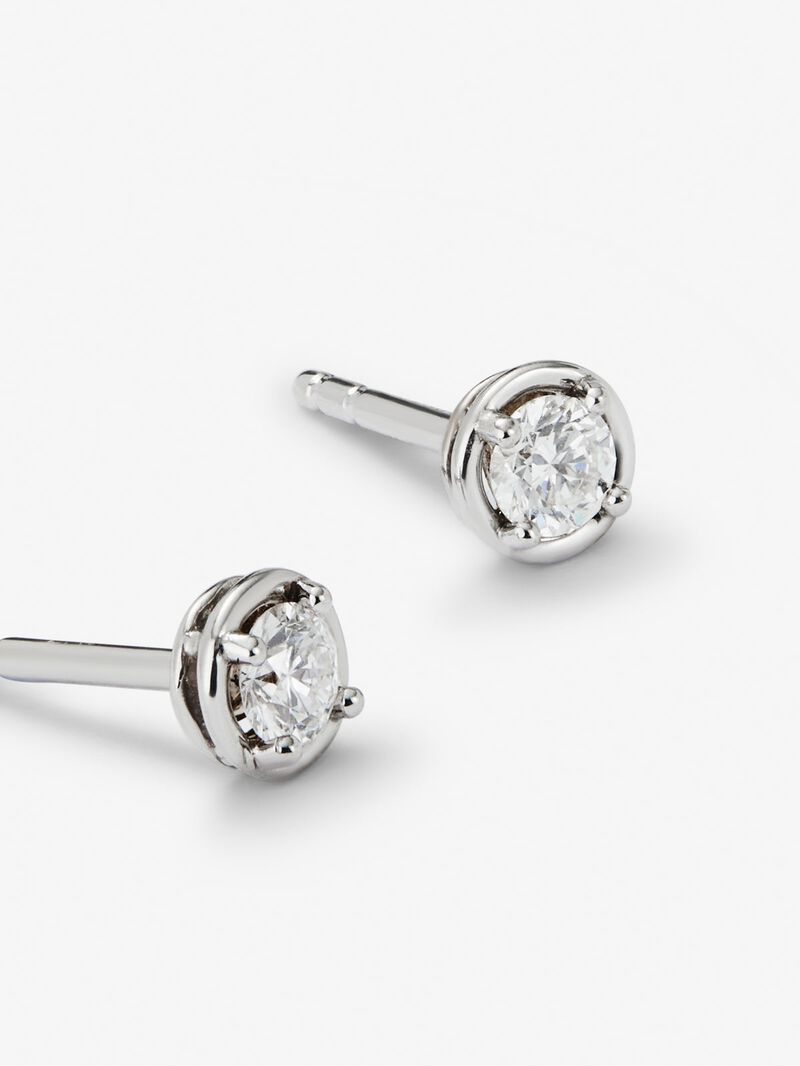 18K white gold earrings with solitary diamond image number 2