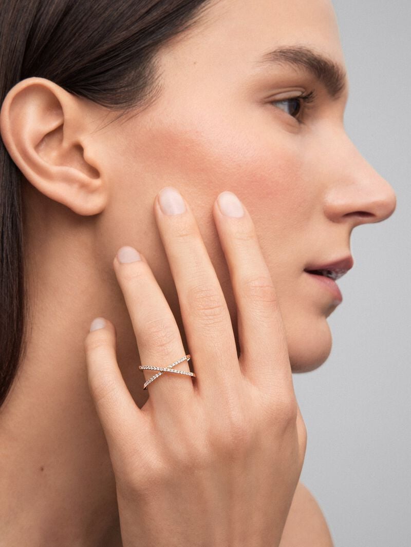18K yellow gold cross ring with 33 brilliant-cut diamonds with a total of 0.2 cts image number 3