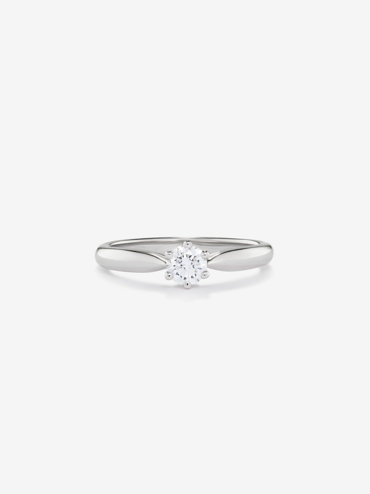 Anillo solitario de compromiso de oro blanco de 18K con diamante central de 0 25 quilates Suarez