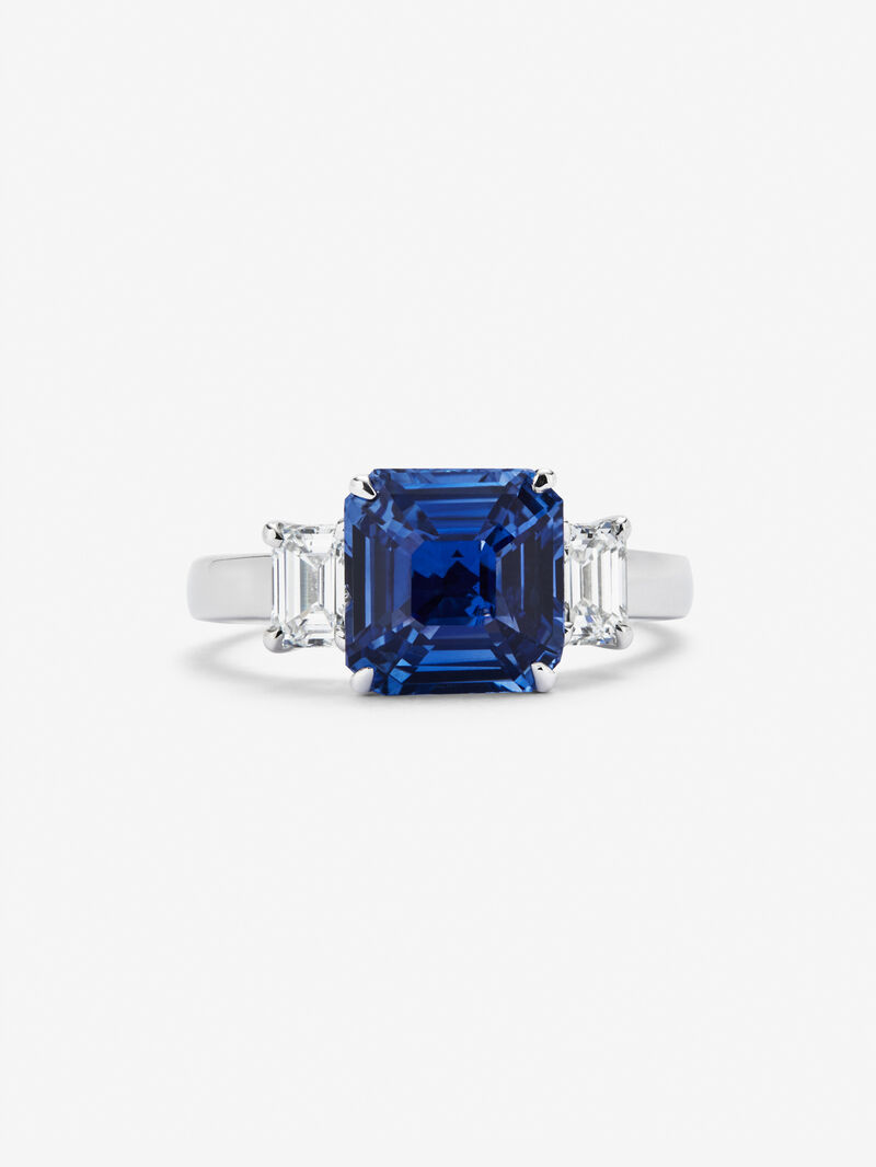 18K white gold triple ring with emerald-cut blue sapphire of 4.07 cts and 2 emerald-cut diamonds with a total of 0.81 cts image number 2