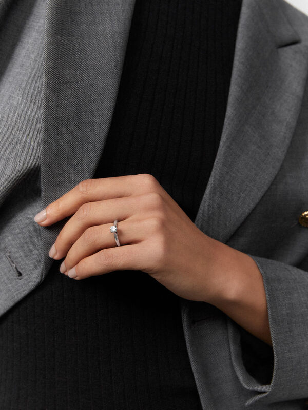 Anillo de compromiso de oro blanco de 18kt con diamante de 0,70 quilates, SL16007-00D070/DVS1_V