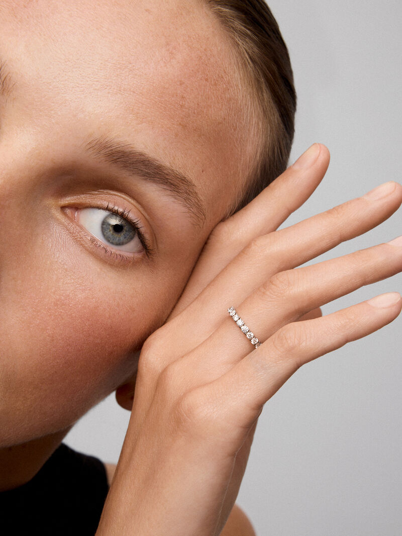 Half ring in 18K white gold with 11 brilliant-cut diamonds with a total of 0.55 cts image number 1