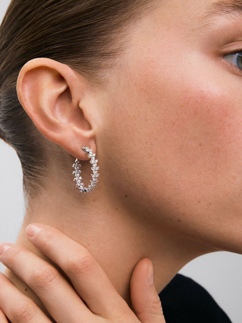 18K white gold hoop earrings with 90 brilliant-cut white diamonds with a total of 2.64 cts image number 2