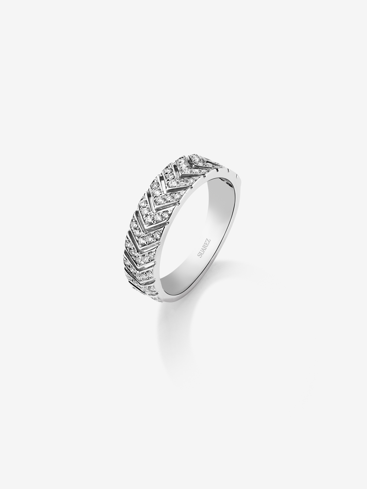 18K white gold wedding ring with diamond.