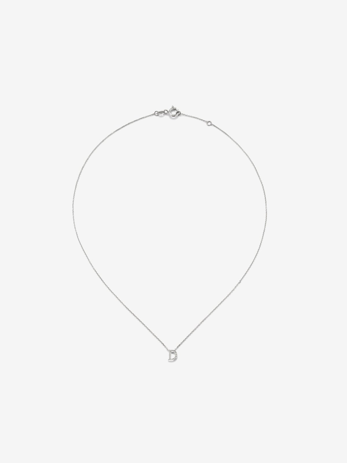 Colgante cadena con inicial pequeña de oro blanco de 18K y diamantes