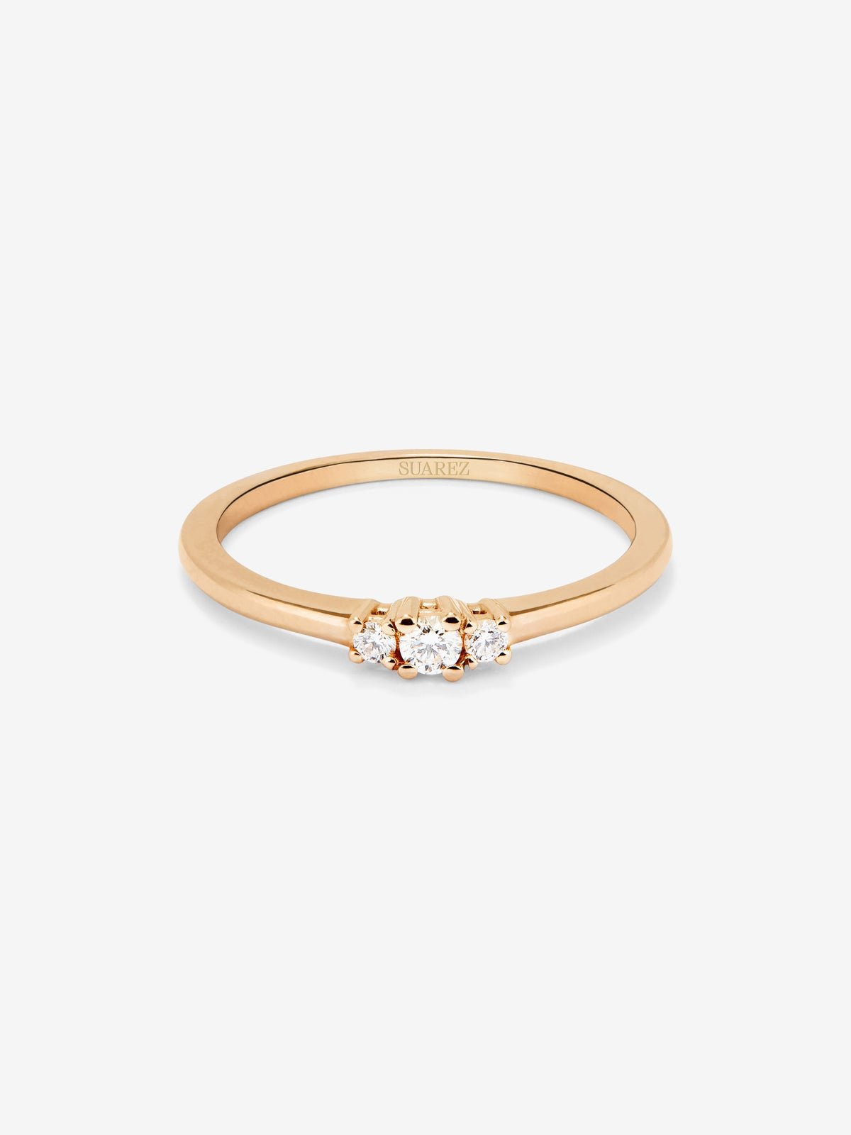 Anillo de oro rosa de 18K con 3 diamantes en talla brillante con un total de 0,11 cts