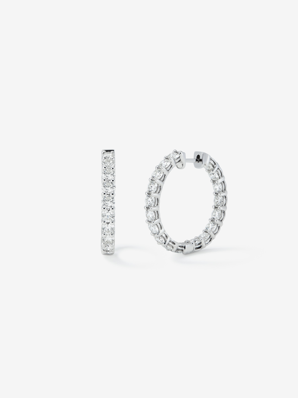 Pendientes de aro de oro blanco de 18K con diamantes blancos en talla brillante de 4,7 cts