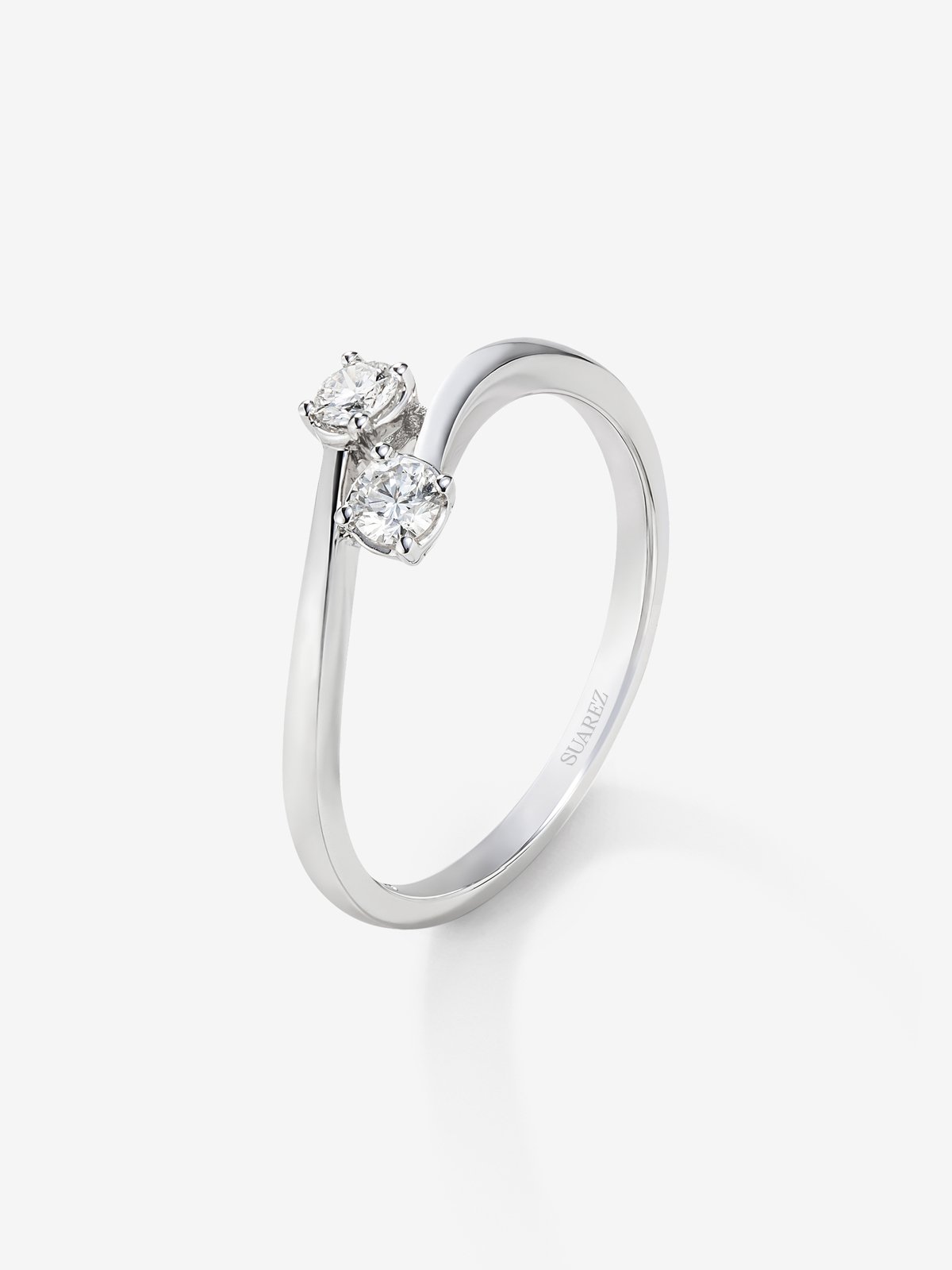 You and me ring in 18K white gold with 2 brilliant-cut diamonds with a total of 0.19 cts
