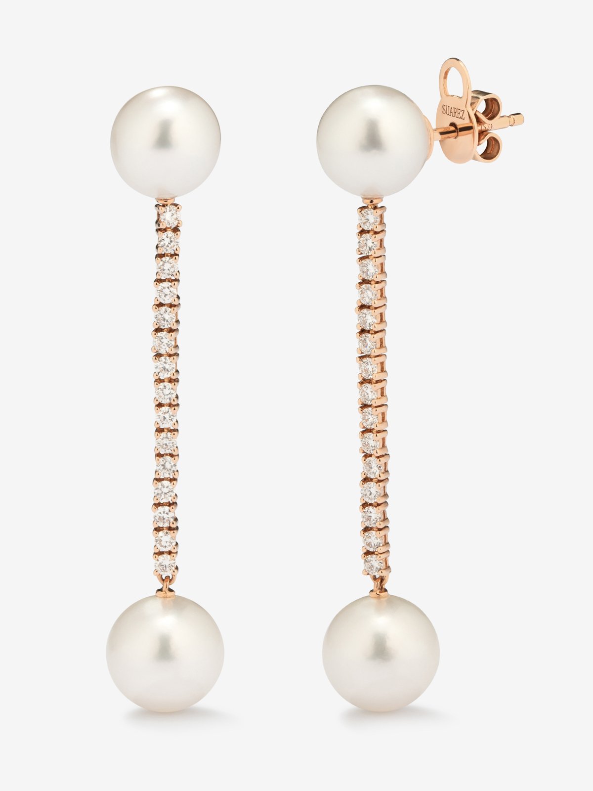 Long hanging earrings of 18K rose gold with diamond and pearl.