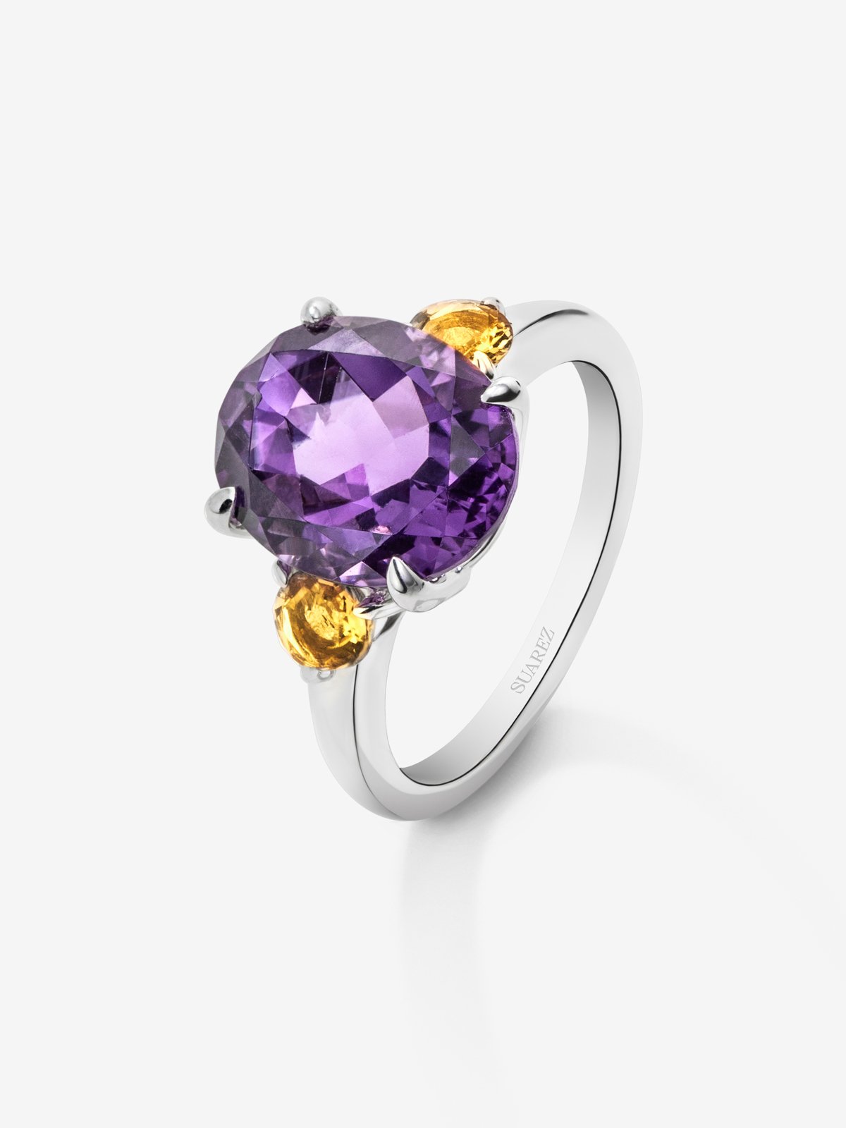 Anillo tresillo de plata 925 con amatista morada en talla oval y 2 cuarzos citrinos en talla brillante