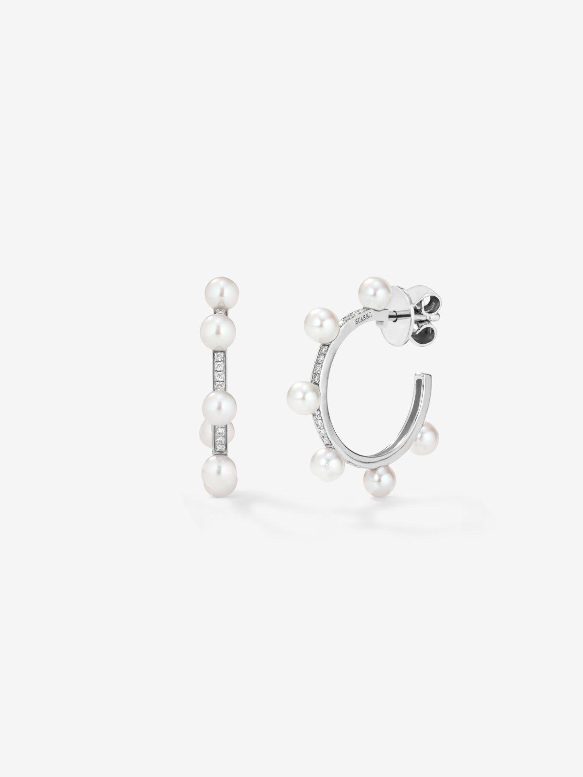 Pendientes aros de oro blanco de 18k con perlas Akoya 4mm