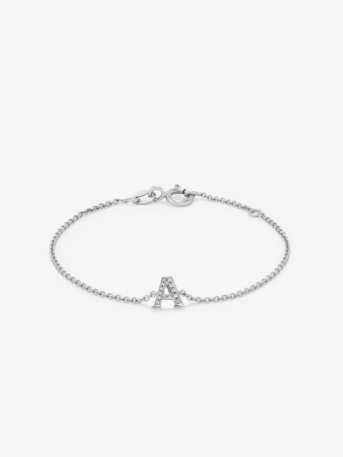 Pulsera cadena con inicial de oro blanco de 18K y diamantes