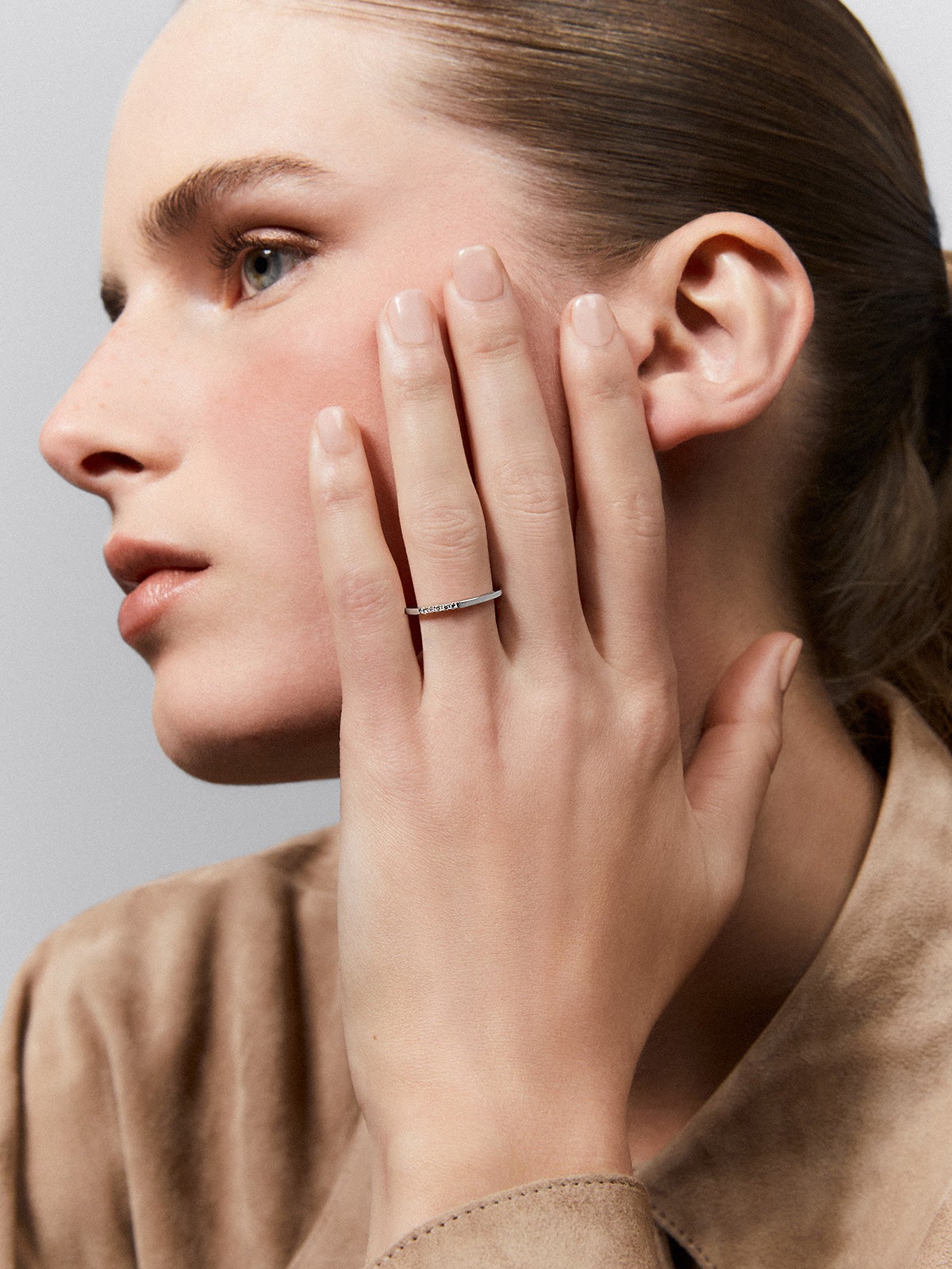 Anillo de Orión de oro blanco de 18kt con diamantes de 0,05cts