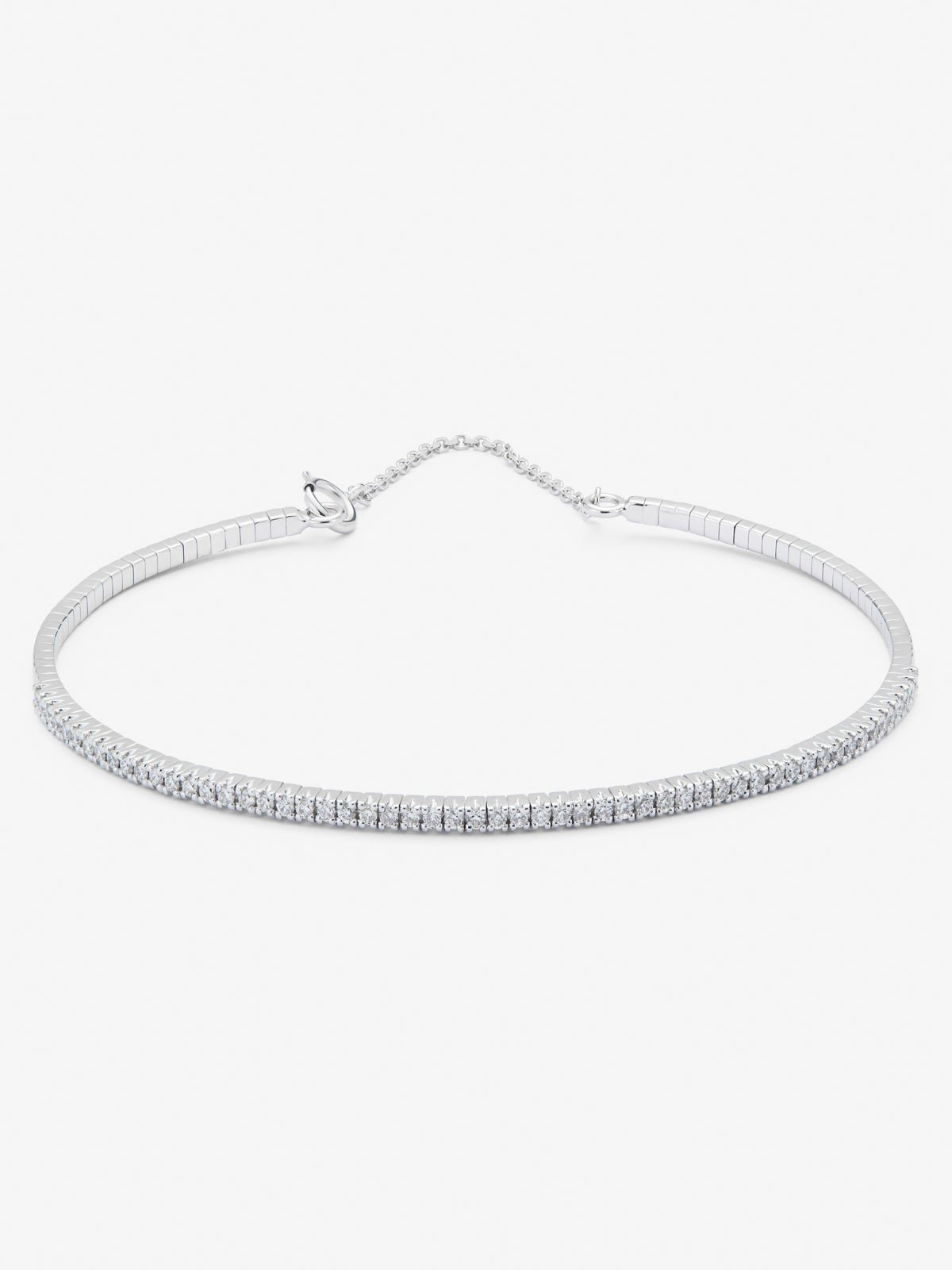 Rigid 18K white gold bracelet with 0.39 ct brilliant-cut white diamonds